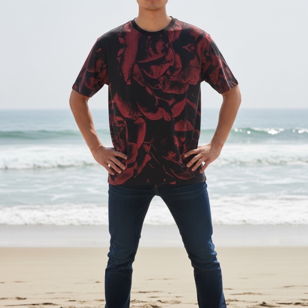 Guess Men's Size XL Black and Red Print Short Sleeve Tee